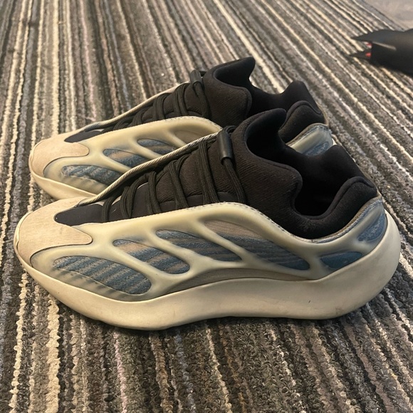Yeezy Other - Yeezy Kyanite 700